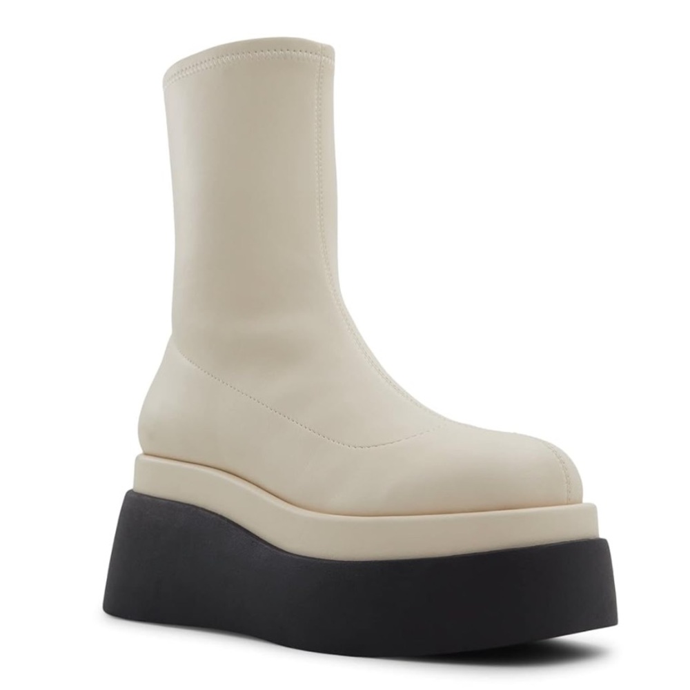 NWTIB • Call It Spring • Women's Mars Ankle Boot • Ice/Black • Size 7 • Cute! 😍